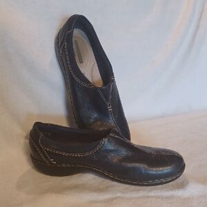 Clarks Navy Blue Leather Women's Slip-On Loafers Size 8
